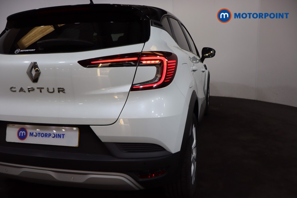 Renault Captur Iconic Edition Manual Petrol SUV - Stock Number (1584778) - 29th supplementary image
