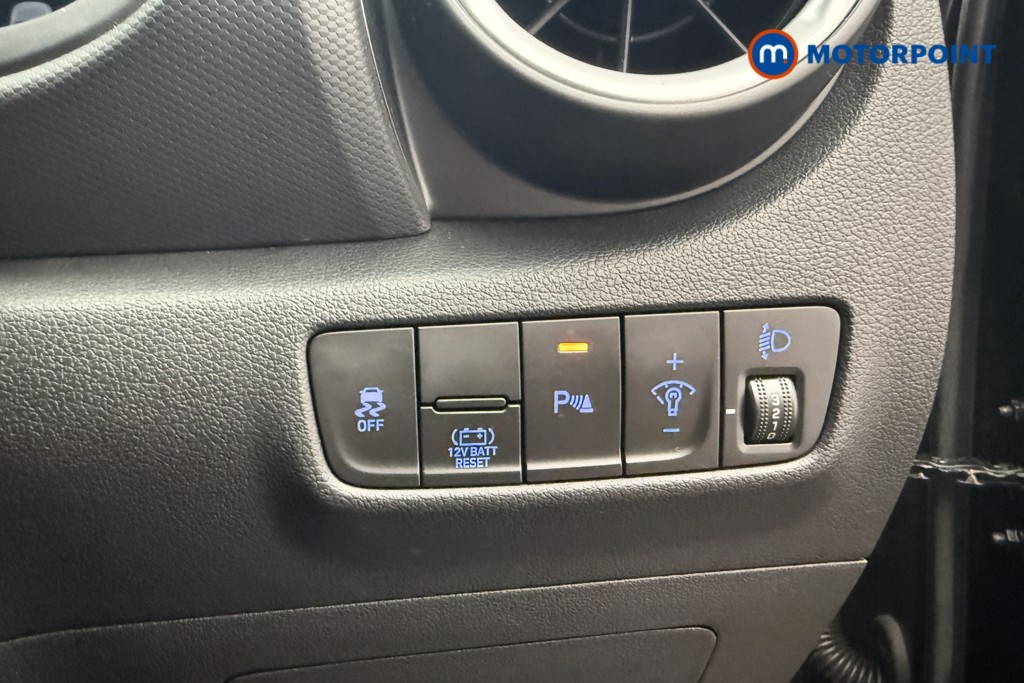 Hyundai Kona Premium Automatic Petrol-Electric Hybrid SUV - Stock Number (1585877) - 17th supplementary image