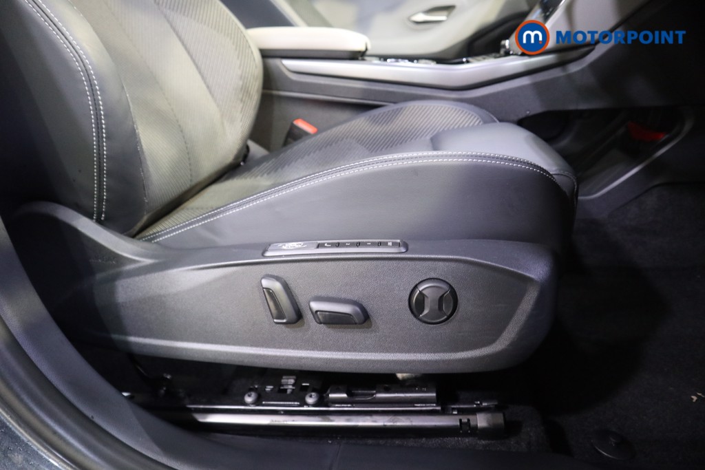 Ford Explorer Select Automatic Electric SUV - Stock Number (1586213) - 12th supplementary image