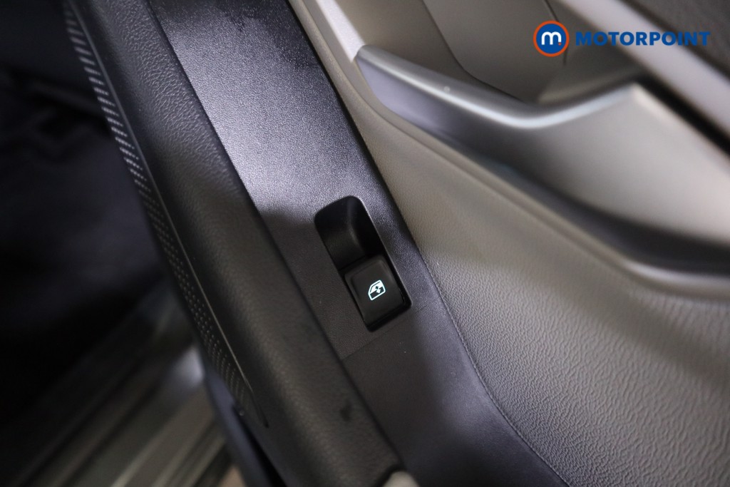 Ford Explorer Select Automatic Electric SUV - Stock Number (1586213) - 17th supplementary image