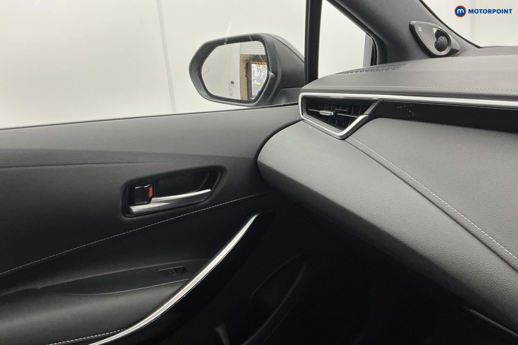 Toyota Corolla Excel Automatic Petrol-Electric Hybrid Estate - Stock Number (1586983) - 18th supplementary image