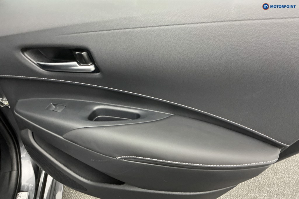 Toyota Corolla Excel Automatic Petrol-Electric Hybrid Estate - Stock Number (1586983) - 24th supplementary image