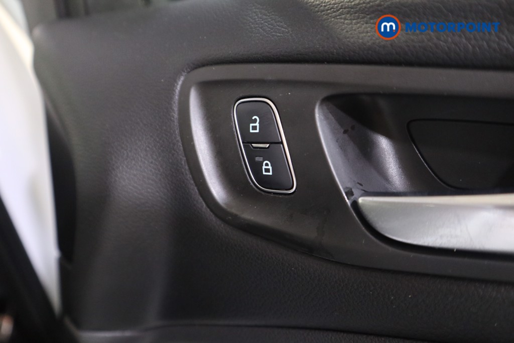 Ford Kuga St-Line Manual Petrol SUV - Stock Number (1587368) - 13th supplementary image