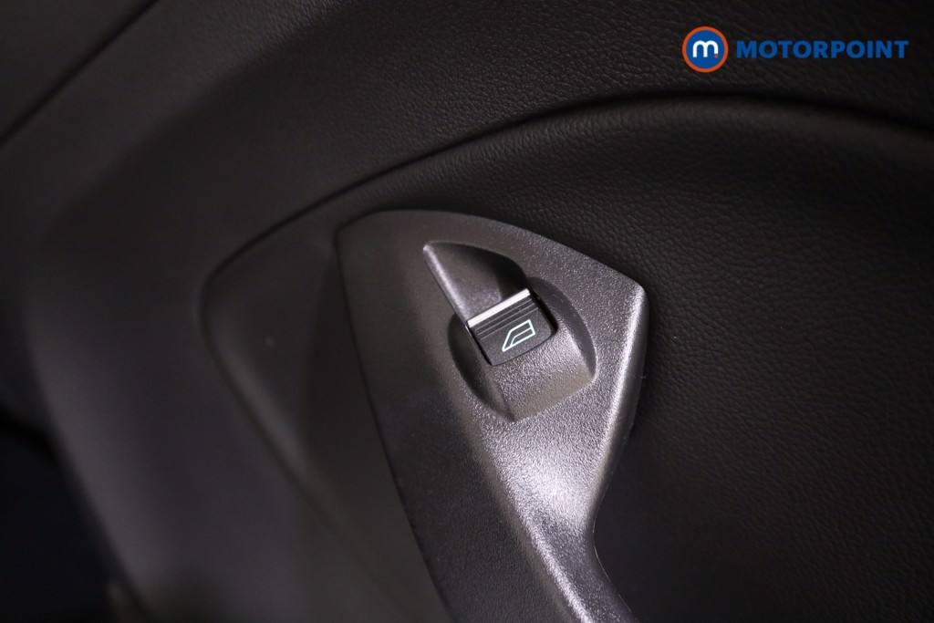 Ford Kuga St-Line Manual Petrol SUV - Stock Number (1587368) - 19th supplementary image