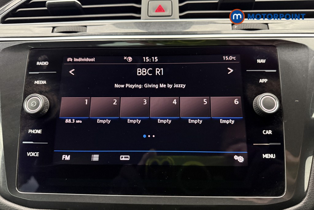 Volkswagen Tiguan R-Line Tech Manual Diesel SUV - Stock Number (1587854) - 4th supplementary image