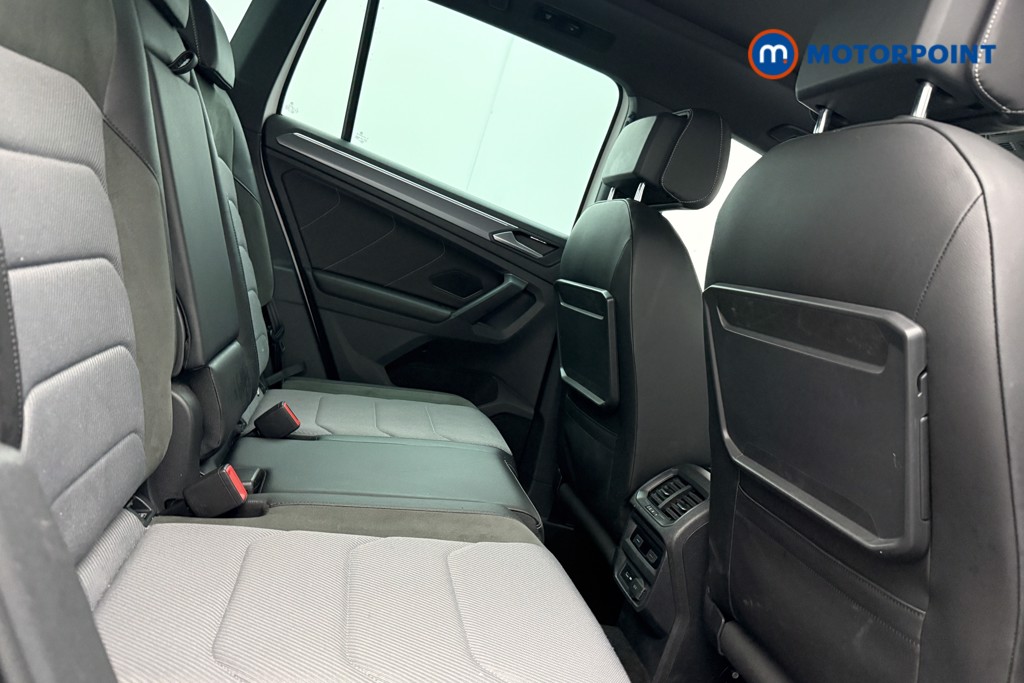 Volkswagen Tiguan R-Line Tech Manual Diesel SUV - Stock Number (1587854) - 9th supplementary image
