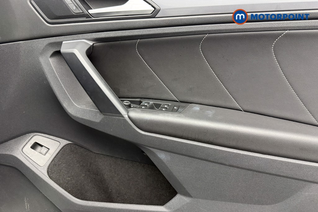 Volkswagen Tiguan R-Line Tech Manual Diesel SUV - Stock Number (1587854) - 18th supplementary image