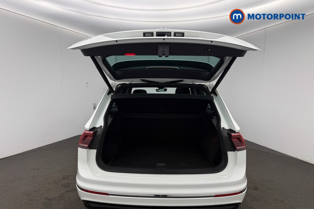 Volkswagen Tiguan R-Line Tech Manual Diesel SUV - Stock Number (1587854) - 23rd supplementary image