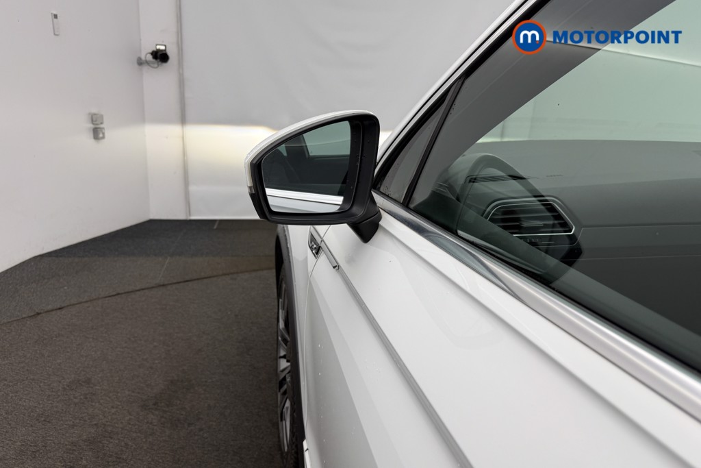 Volkswagen Tiguan R-Line Tech Manual Diesel SUV - Stock Number (1587854) - 31st supplementary image
