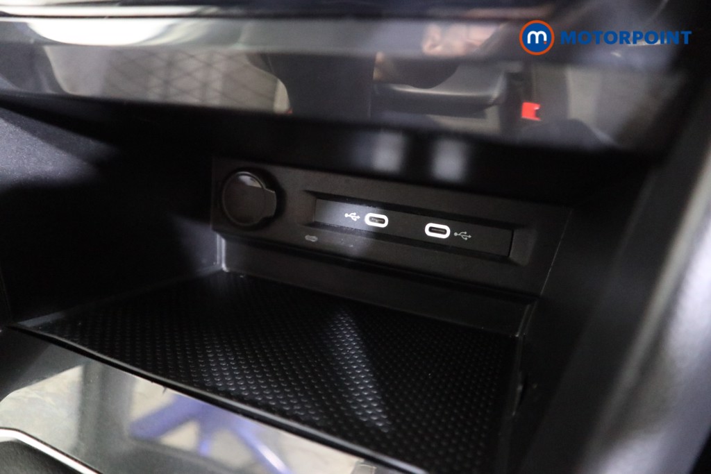 Volkswagen Tiguan R-Line Automatic Petrol SUV - Stock Number (1587984) - 9th supplementary image