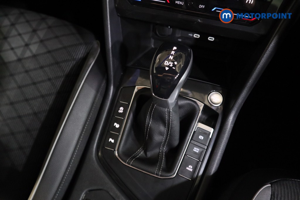 Volkswagen Tiguan R-Line Automatic Petrol SUV - Stock Number (1587984) - 11th supplementary image