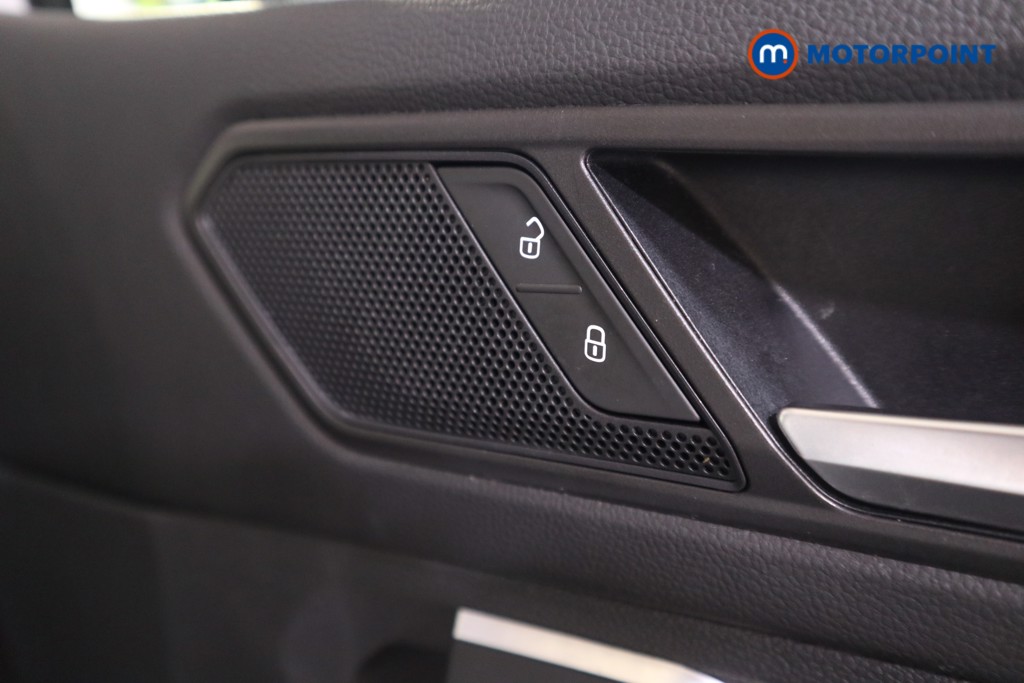Volkswagen Tiguan R-Line Automatic Petrol SUV - Stock Number (1587984) - 13th supplementary image