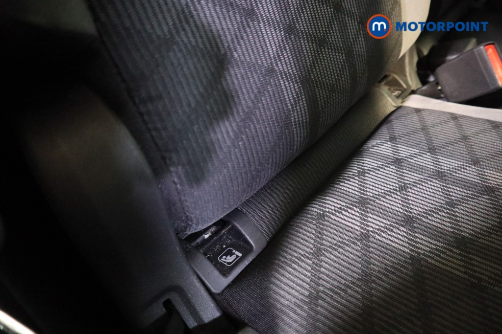 Volkswagen Tiguan R-Line Automatic Petrol SUV - Stock Number (1587984) - 19th supplementary image