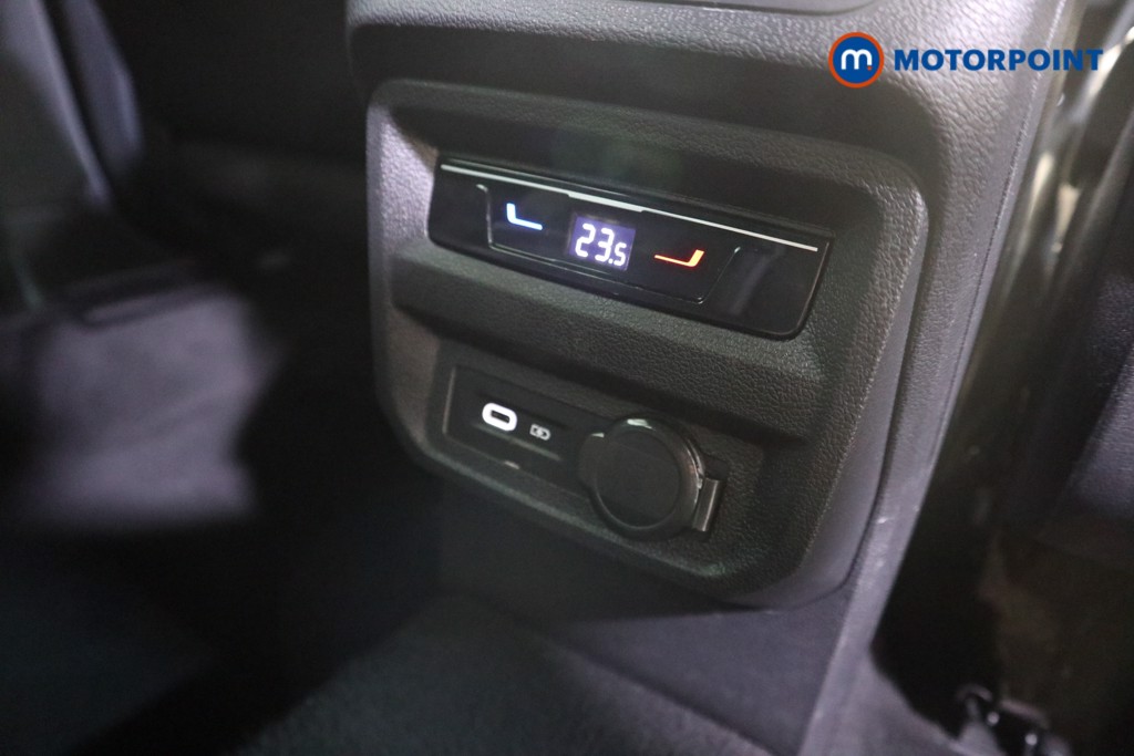 Volkswagen Tiguan R-Line Automatic Petrol SUV - Stock Number (1587984) - 20th supplementary image