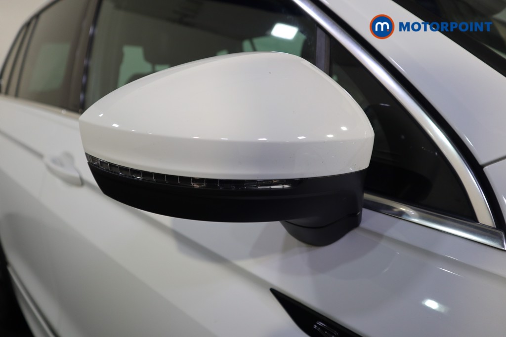 Volkswagen Tiguan R-Line Automatic Petrol SUV - Stock Number (1587984) - 32nd supplementary image