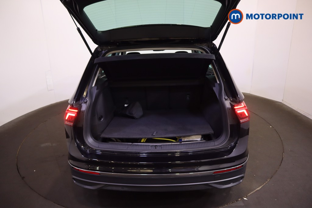 Volkswagen Tiguan Life Automatic Petrol Plug-In Hybrid SUV - Stock Number (1588652) - 8th supplementary image
