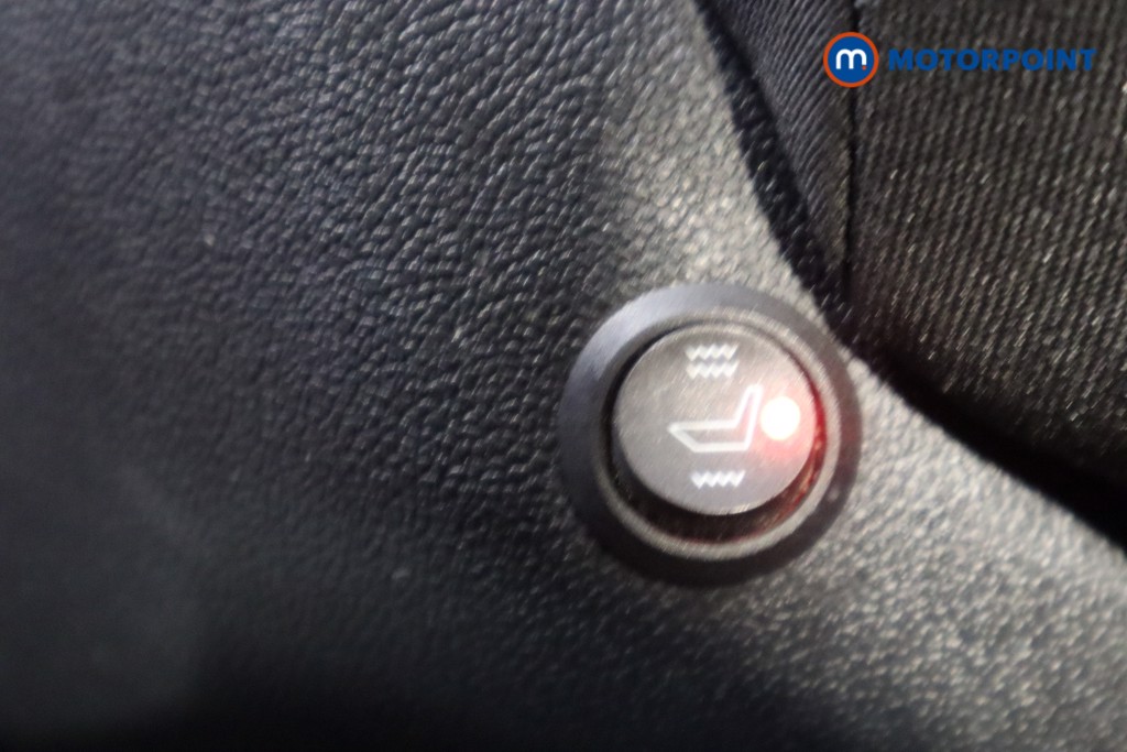 Volkswagen Tiguan Life Automatic Petrol Plug-In Hybrid SUV - Stock Number (1588652) - 17th supplementary image