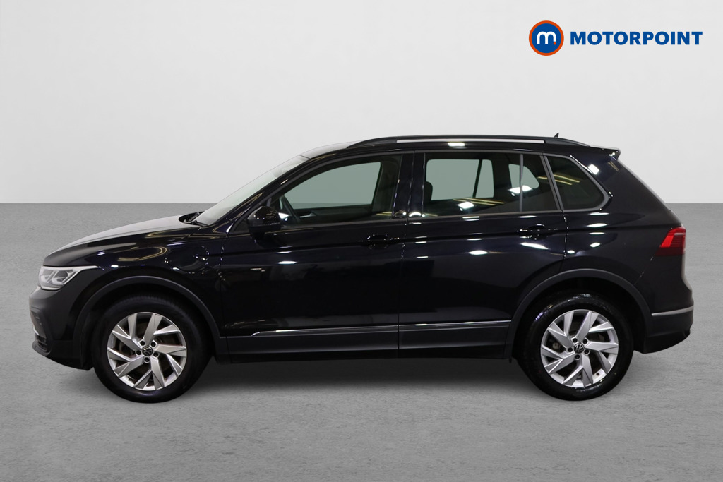 Volkswagen Tiguan Life Automatic Petrol Plug-In Hybrid SUV - Stock Number (1588652) - Passenger side