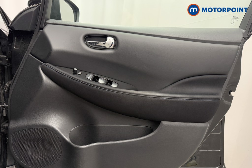 Nissan Leaf N-Connecta Automatic Electric Hatchback - Stock Number (1589306) - 18th supplementary image