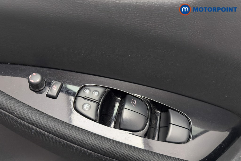 Nissan Leaf N-Connecta Automatic Electric Hatchback - Stock Number (1589306) - 19th supplementary image