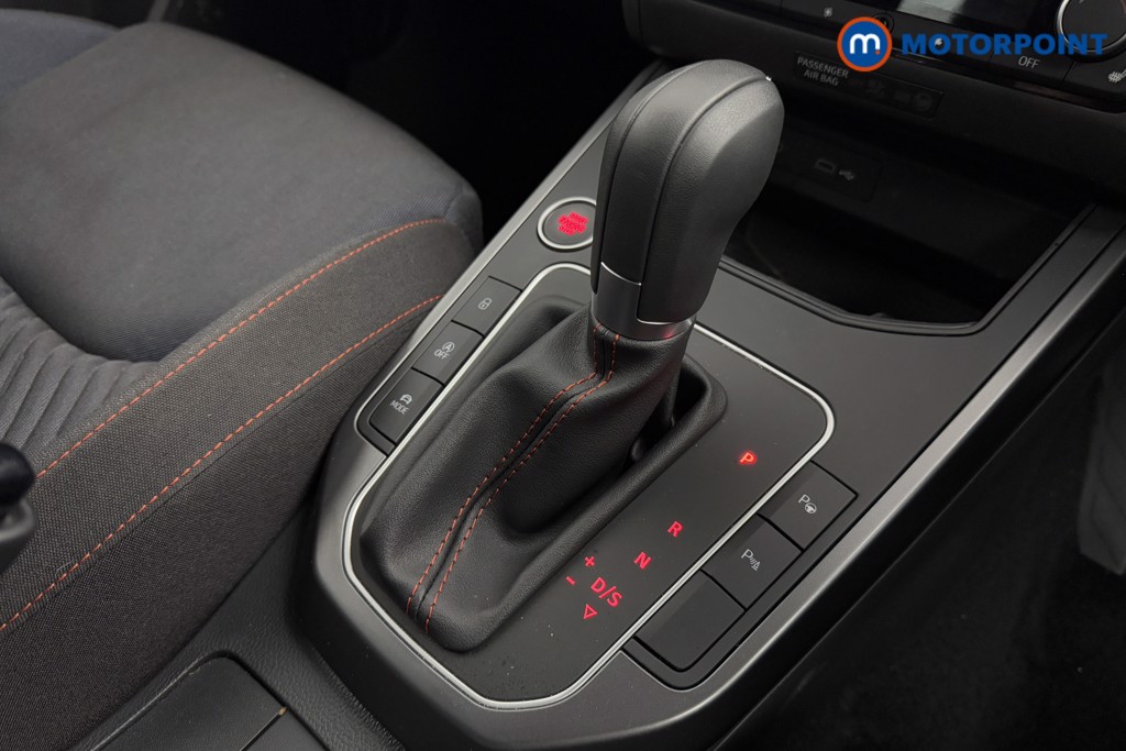 Seat Arona Fr Black Edition Automatic Petrol SUV - Stock Number (1589345) - 16th supplementary image