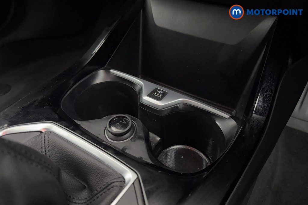 BMW 2 Series Sport Manual Petrol Saloon - Stock Number (1589871) - 14th supplementary image