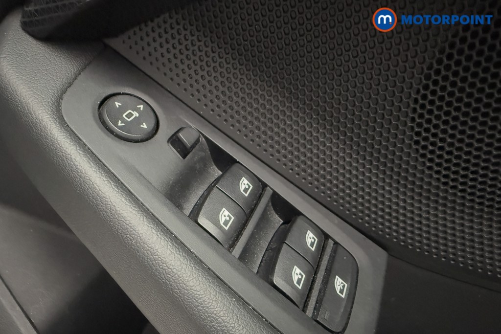 BMW 2 Series Sport Manual Petrol Saloon - Stock Number (1589871) - 21st supplementary image