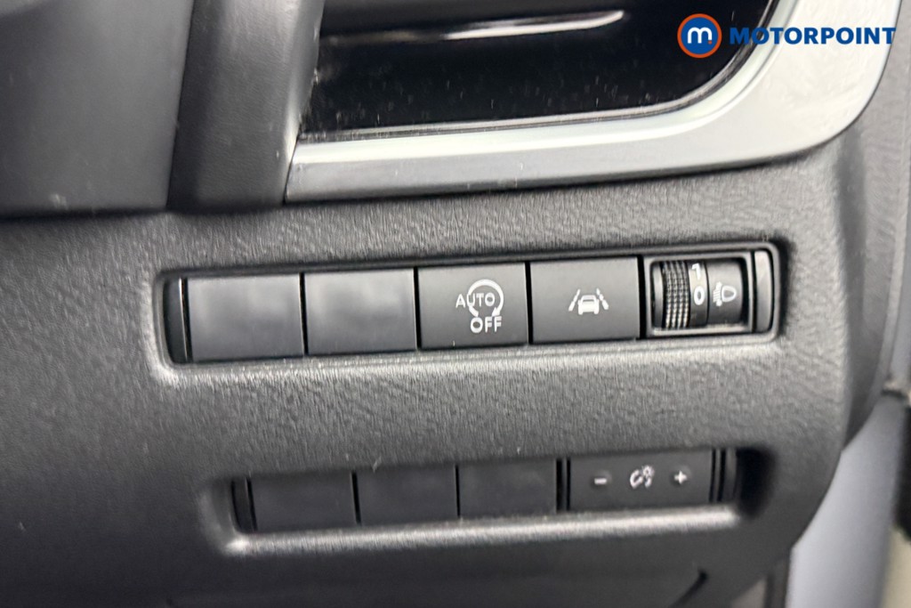 Nissan Qashqai N-Connecta Manual Petrol SUV - Stock Number (1590002) - 12th supplementary image
