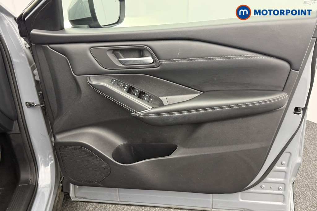 Nissan Qashqai N-Connecta Manual Petrol SUV - Stock Number (1590002) - 14th supplementary image