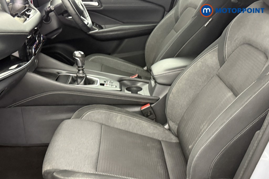 Nissan Qashqai N-Connecta Manual Petrol SUV - Stock Number (1590002) - 20th supplementary image