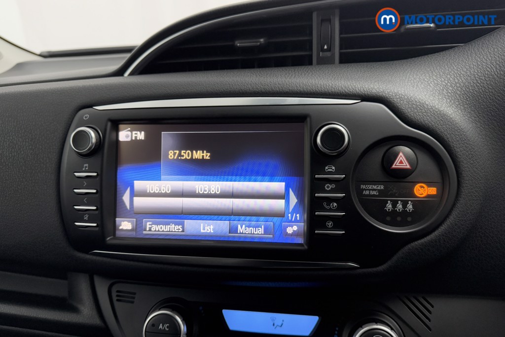 Toyota Yaris Y20 Automatic Petrol-Electric Hybrid Hatchback - Stock Number (1590163) - 7th supplementary image