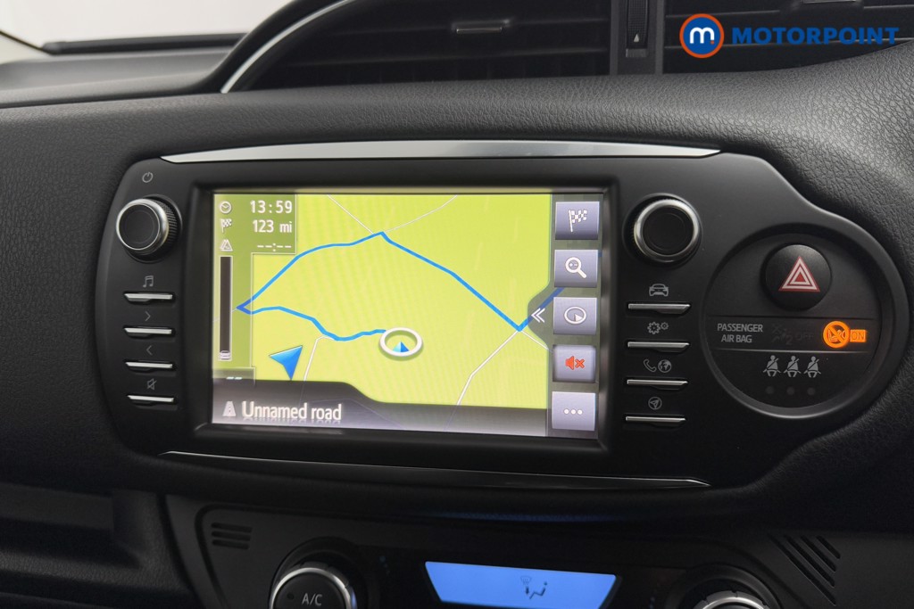 Toyota Yaris Y20 Automatic Petrol-Electric Hybrid Hatchback - Stock Number (1590163) - 8th supplementary image