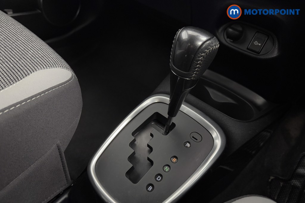 Toyota Yaris Y20 Automatic Petrol-Electric Hybrid Hatchback - Stock Number (1590163) - 15th supplementary image