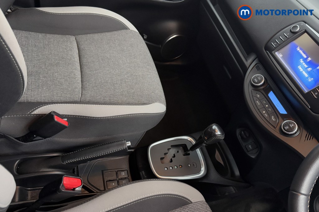 Toyota Yaris Y20 Automatic Petrol-Electric Hybrid Hatchback - Stock Number (1590163) - 17th supplementary image