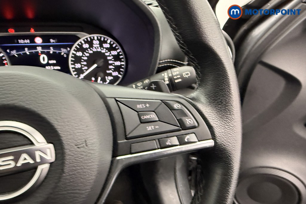 Nissan Juke N-Connecta Automatic Petrol SUV - Stock Number (1590224) - 14th supplementary image