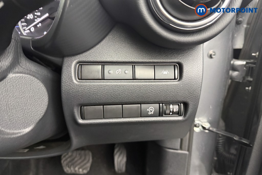 Nissan Juke N-Connecta Automatic Petrol SUV - Stock Number (1590224) - 15th supplementary image