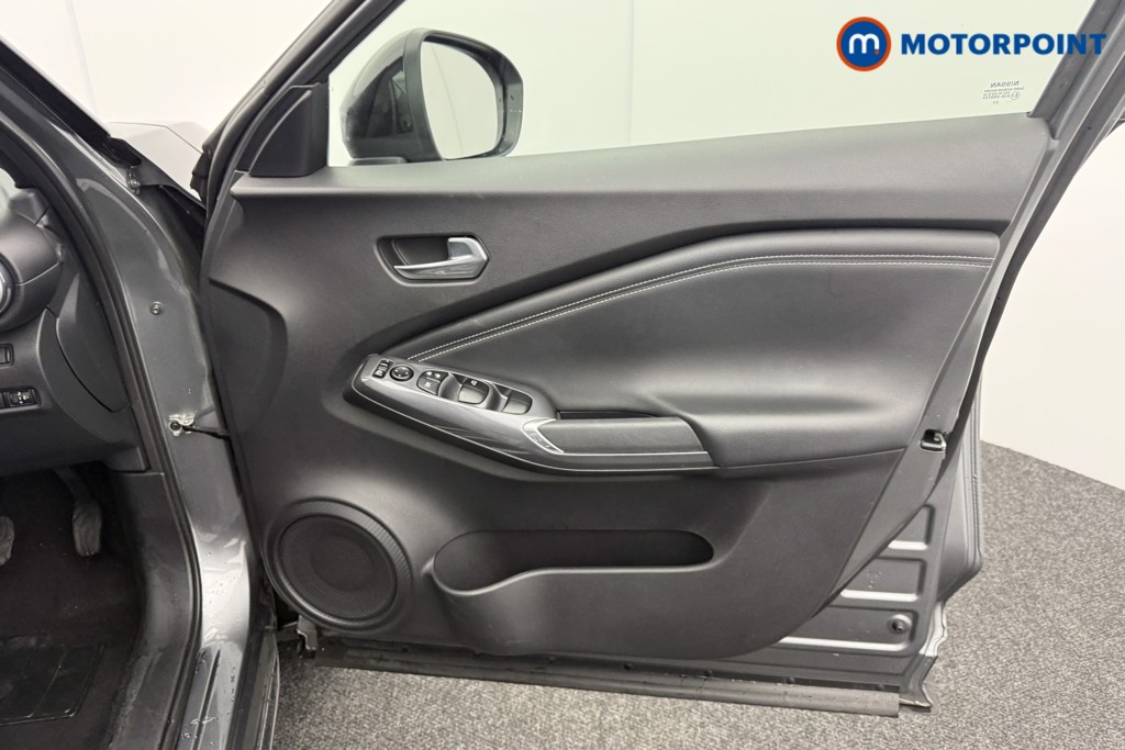 Nissan Juke N-Connecta Automatic Petrol SUV - Stock Number (1590224) - 17th supplementary image