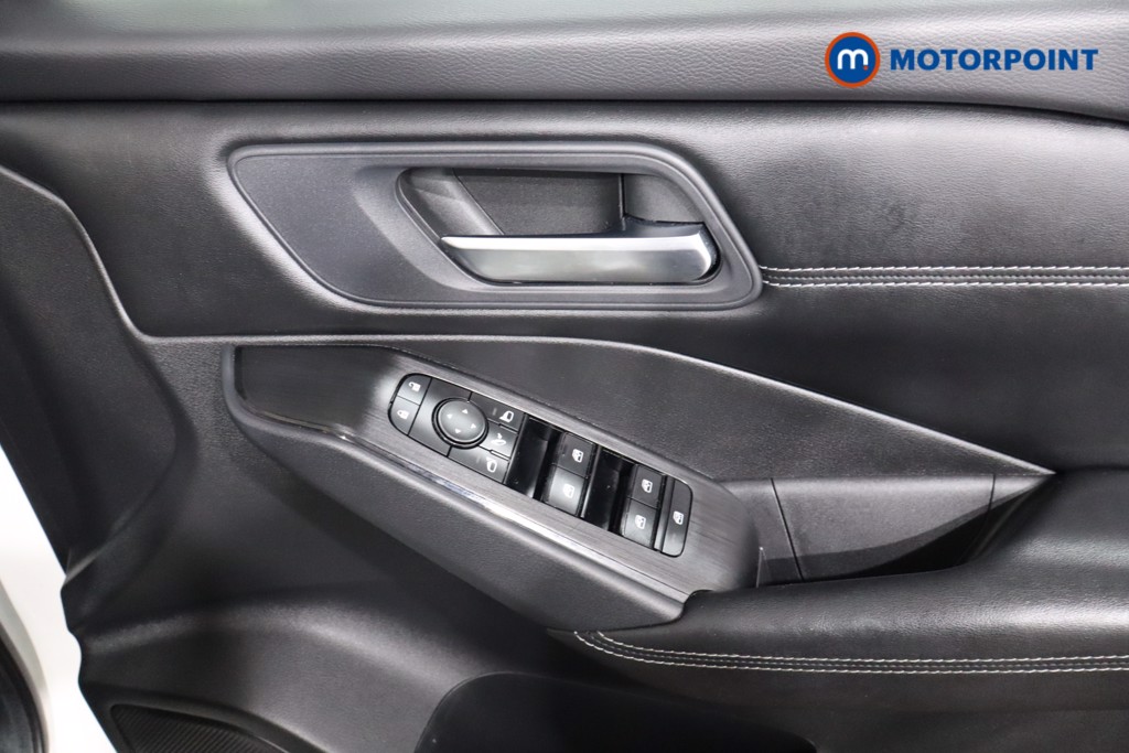 Nissan Qashqai Acenta Premium Automatic Petrol SUV - Stock Number (1590458) - 21st supplementary image