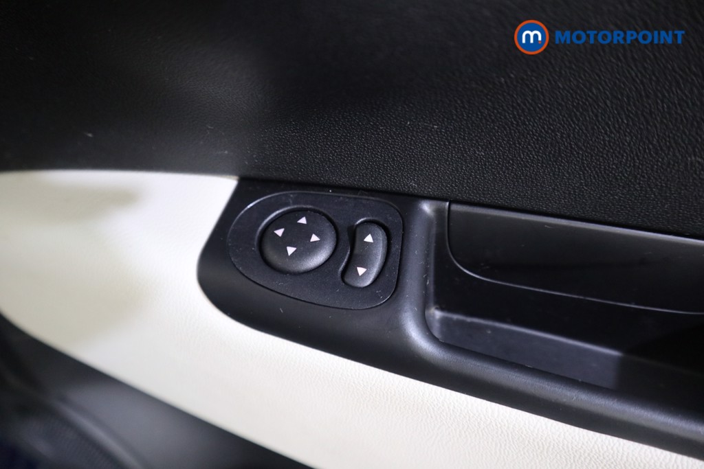 Fiat 500 Dolcevita Manual Petrol Convertible - Stock Number (1590501) - 11th supplementary image