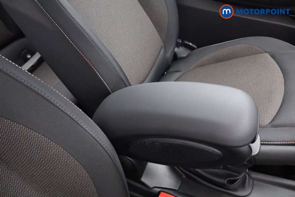 Mini Hatchback Cooper Classic Manual Petrol Hatchback - Stock Number (1590577) - 7th supplementary image