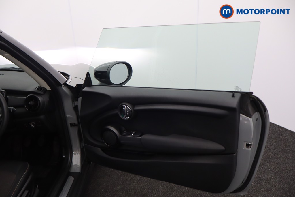 Mini Hatchback Cooper Classic Manual Petrol Hatchback - Stock Number (1590577) - 20th supplementary image