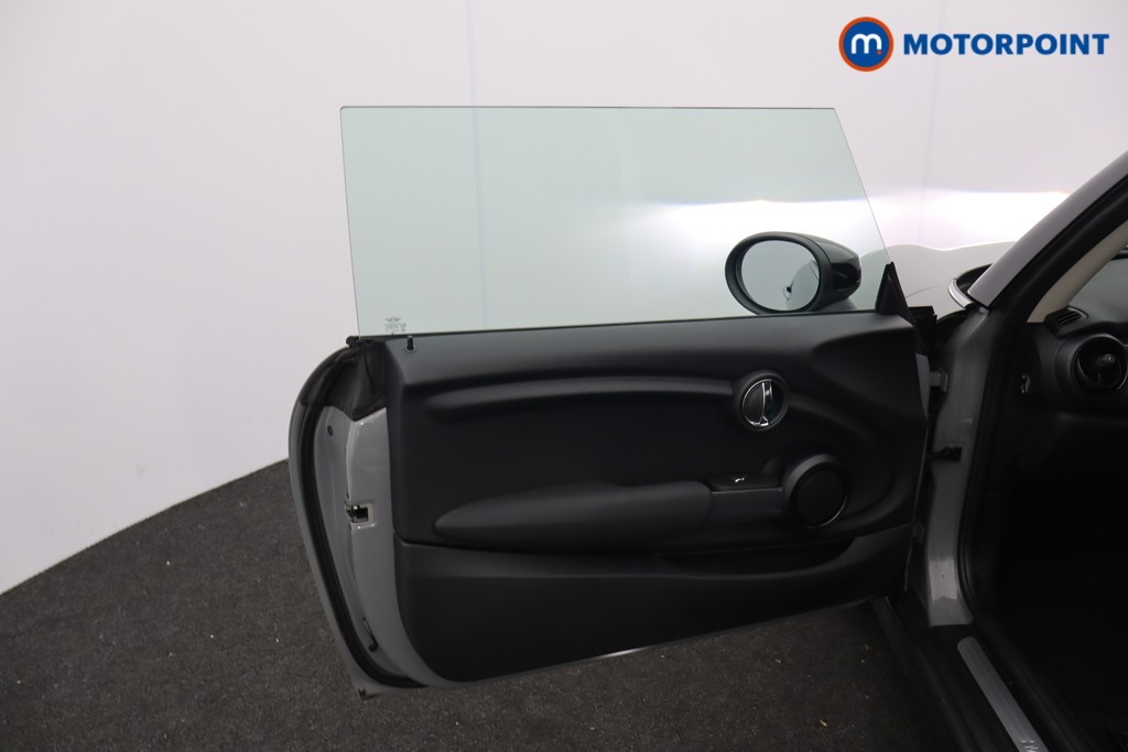 Mini Hatchback Cooper Classic Manual Petrol Hatchback - Stock Number (1590577) - 21st supplementary image