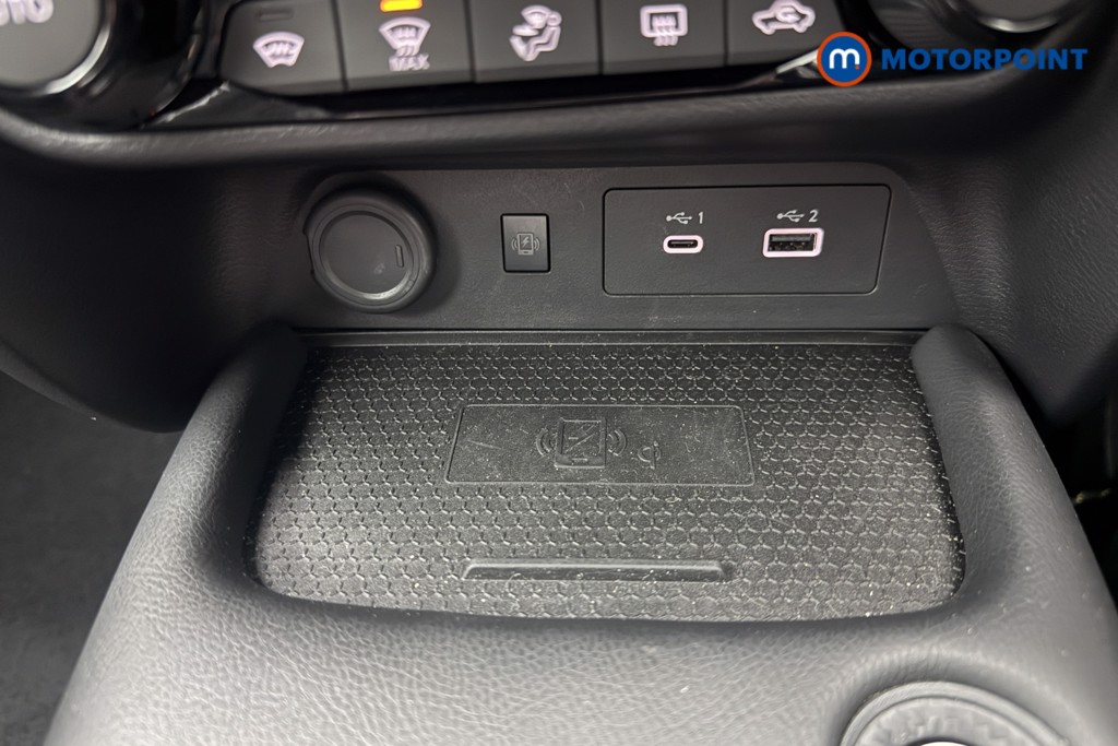 Nissan Juke Tekna Automatic Petrol SUV - Stock Number (1591057) - 15th supplementary image