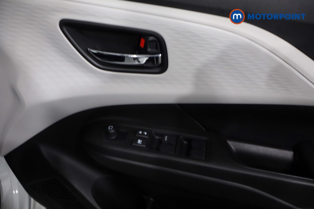 Suzuki Swift Motion Automatic Petrol Hatchback - Stock Number (1591634) - 23rd supplementary image