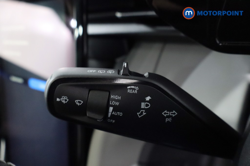 Ford Explorer Premium Automatic Electric SUV - Stock Number (1591647) - 16th supplementary image