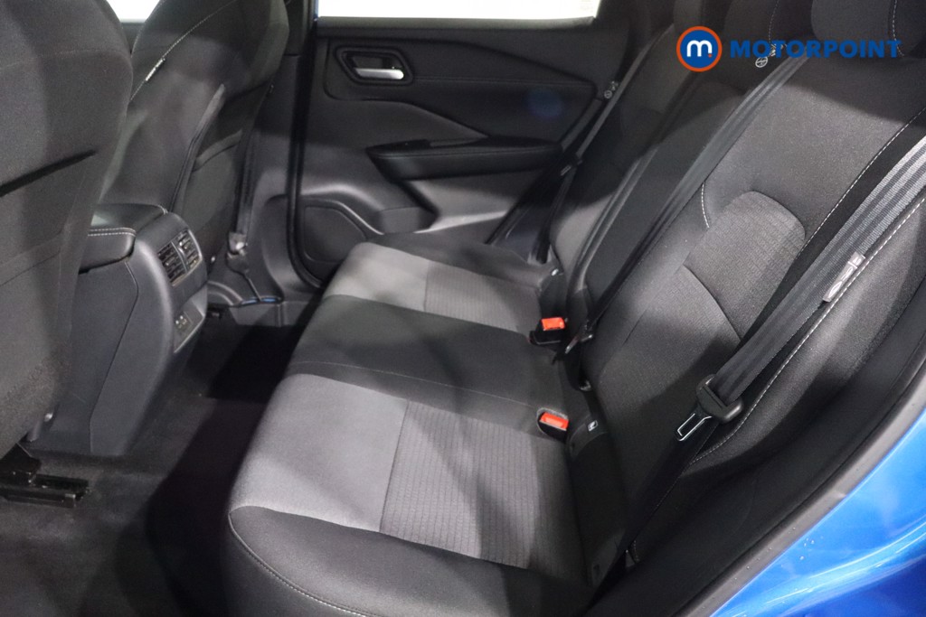 Nissan Qashqai N-Connecta Manual Petrol SUV - Stock Number (1591662) - 5th supplementary image