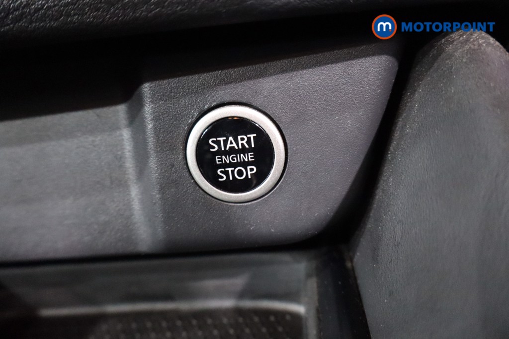 Nissan Qashqai N-Connecta Manual Petrol SUV - Stock Number (1591662) - 13th supplementary image