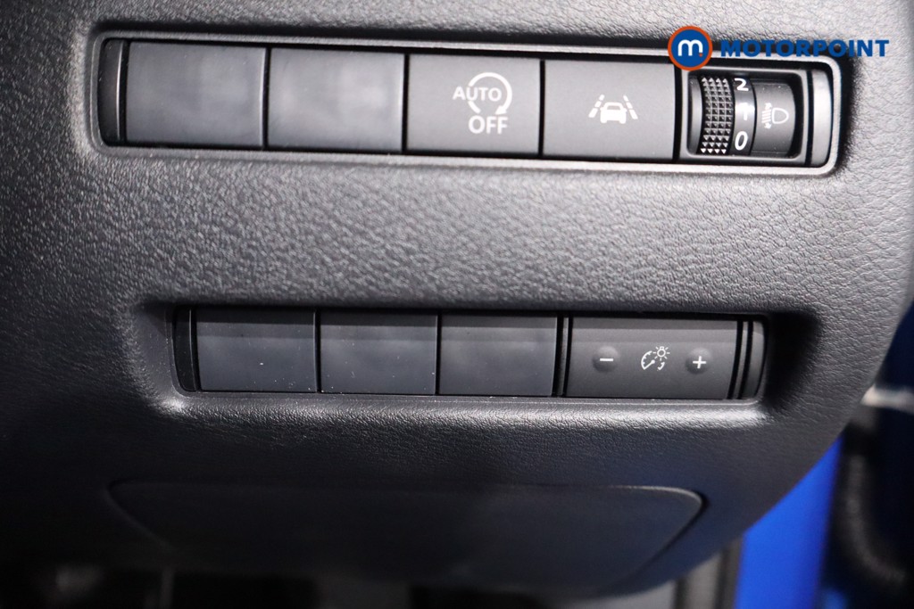 Nissan Qashqai N-Connecta Manual Petrol SUV - Stock Number (1591662) - 21st supplementary image