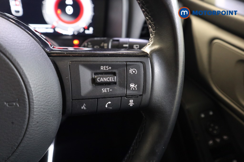 Nissan Qashqai N-Connecta Manual Petrol SUV - Stock Number (1591963) - 4th supplementary image
