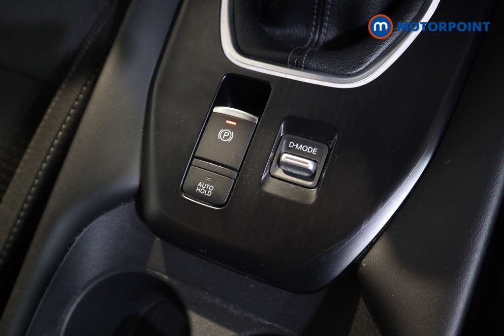 Nissan Qashqai N-Connecta Manual Petrol SUV - Stock Number (1591963) - 9th supplementary image